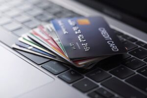 商務卡怎麼挑？完整介紹公司信用卡的 4 種類別 - COMMEET 費用管理系統